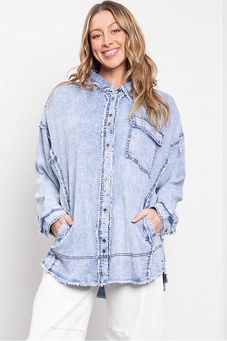 Veveret Pocketed Button Up Washed Denim Shirt